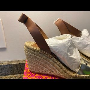 Tory Burch Wedge sandals sz 7